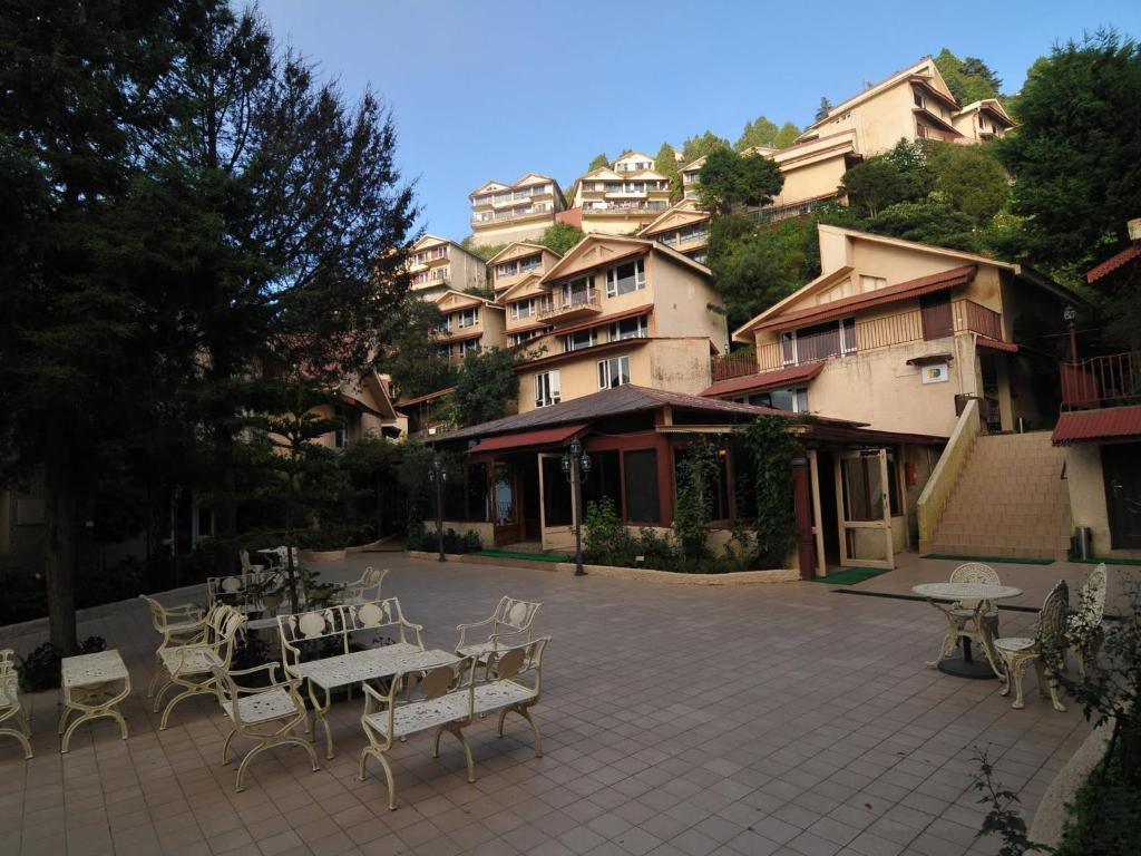 Отель Club Mahindra Массури Экстерьер фото