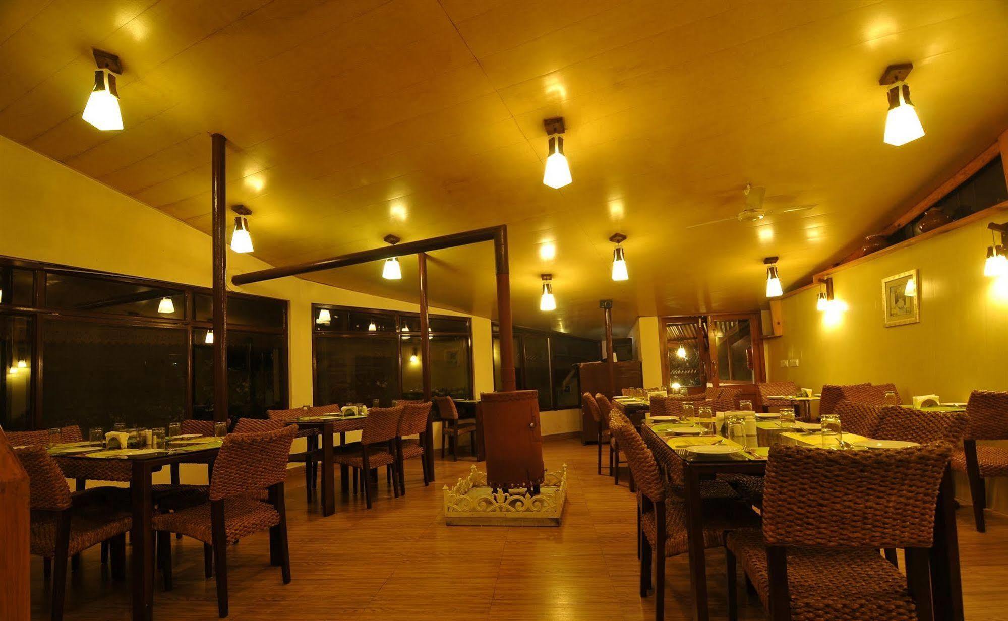 Отель Club Mahindra Массури Экстерьер фото