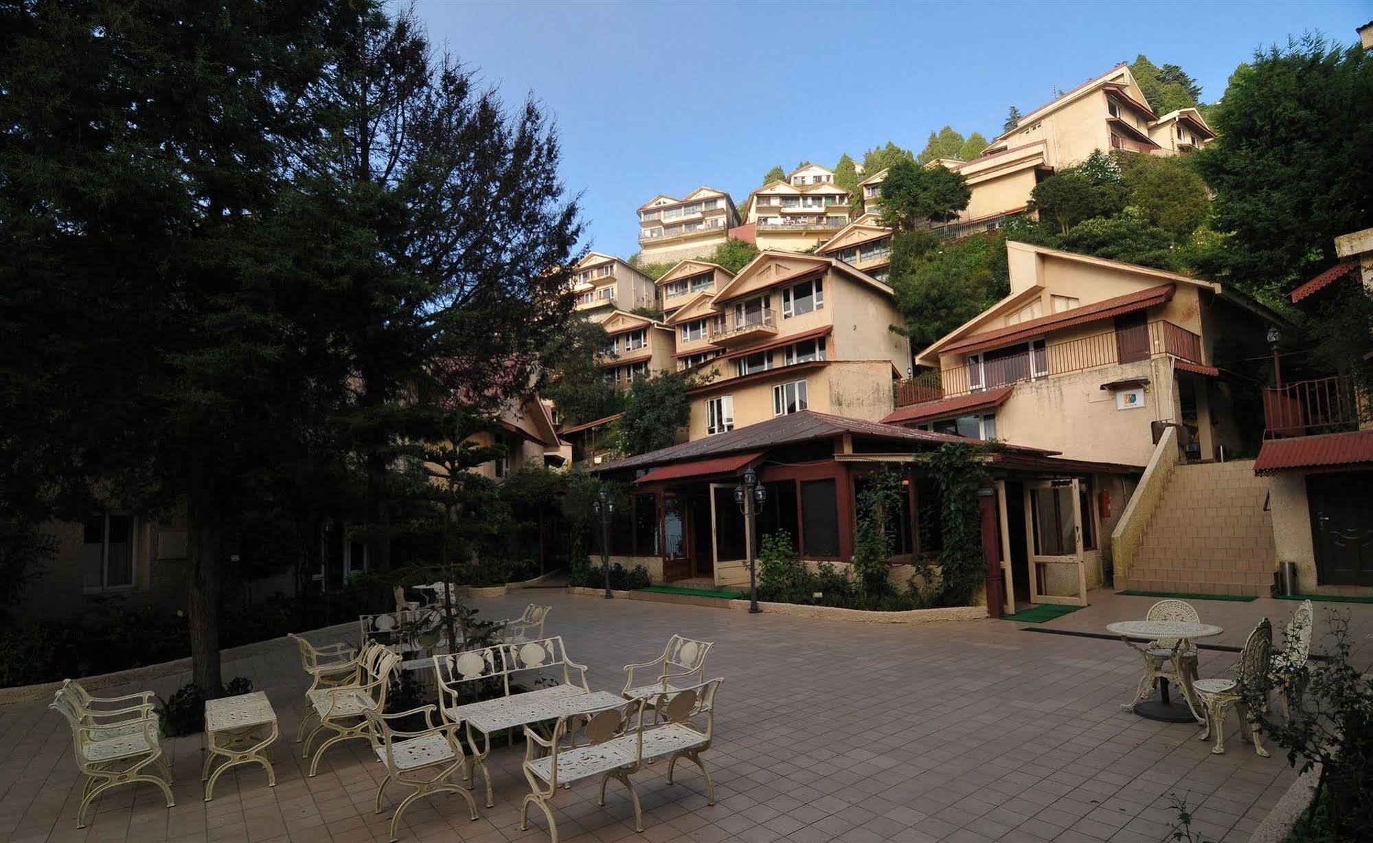Отель Club Mahindra Массури Экстерьер фото