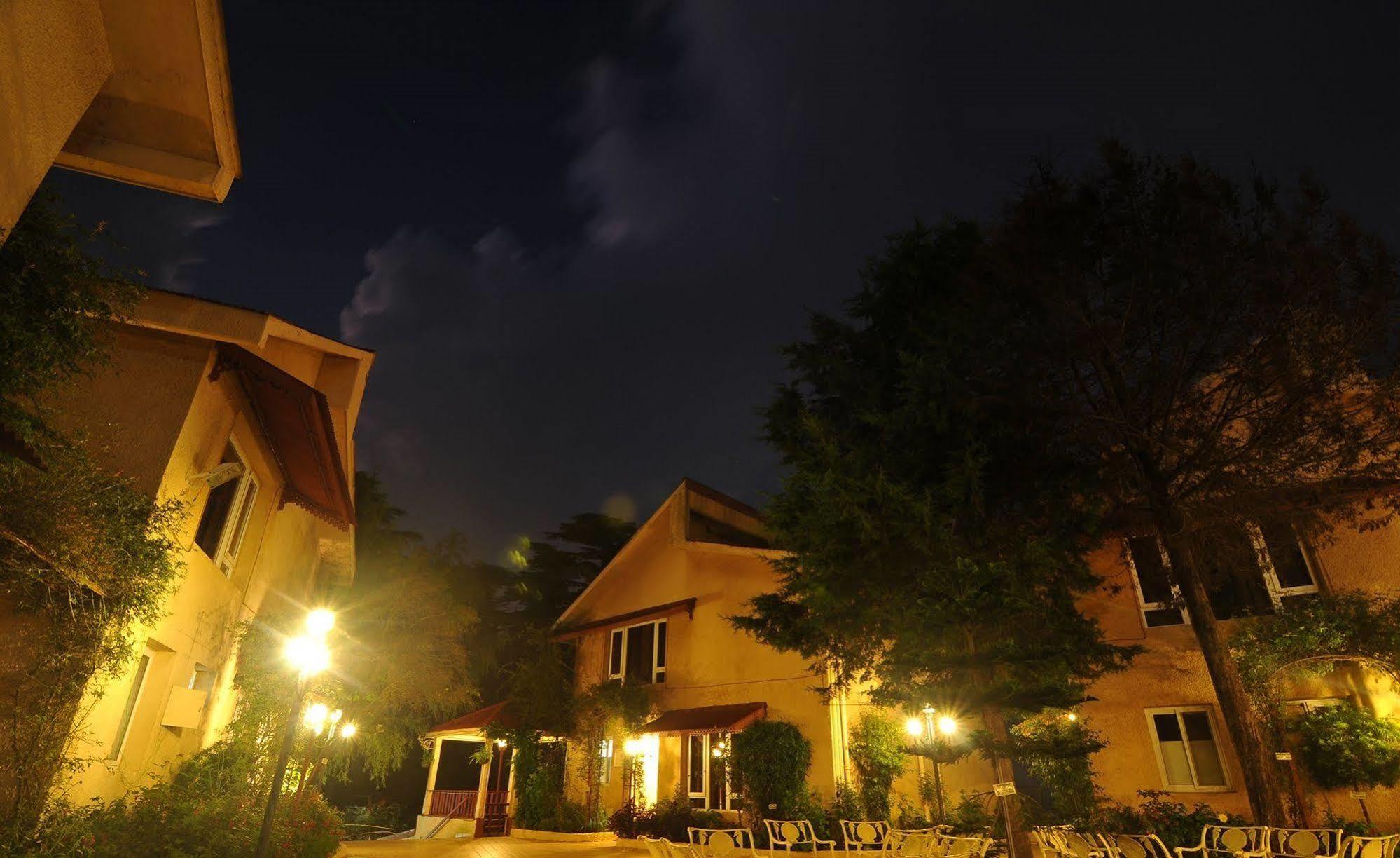 Отель Club Mahindra Массури Экстерьер фото