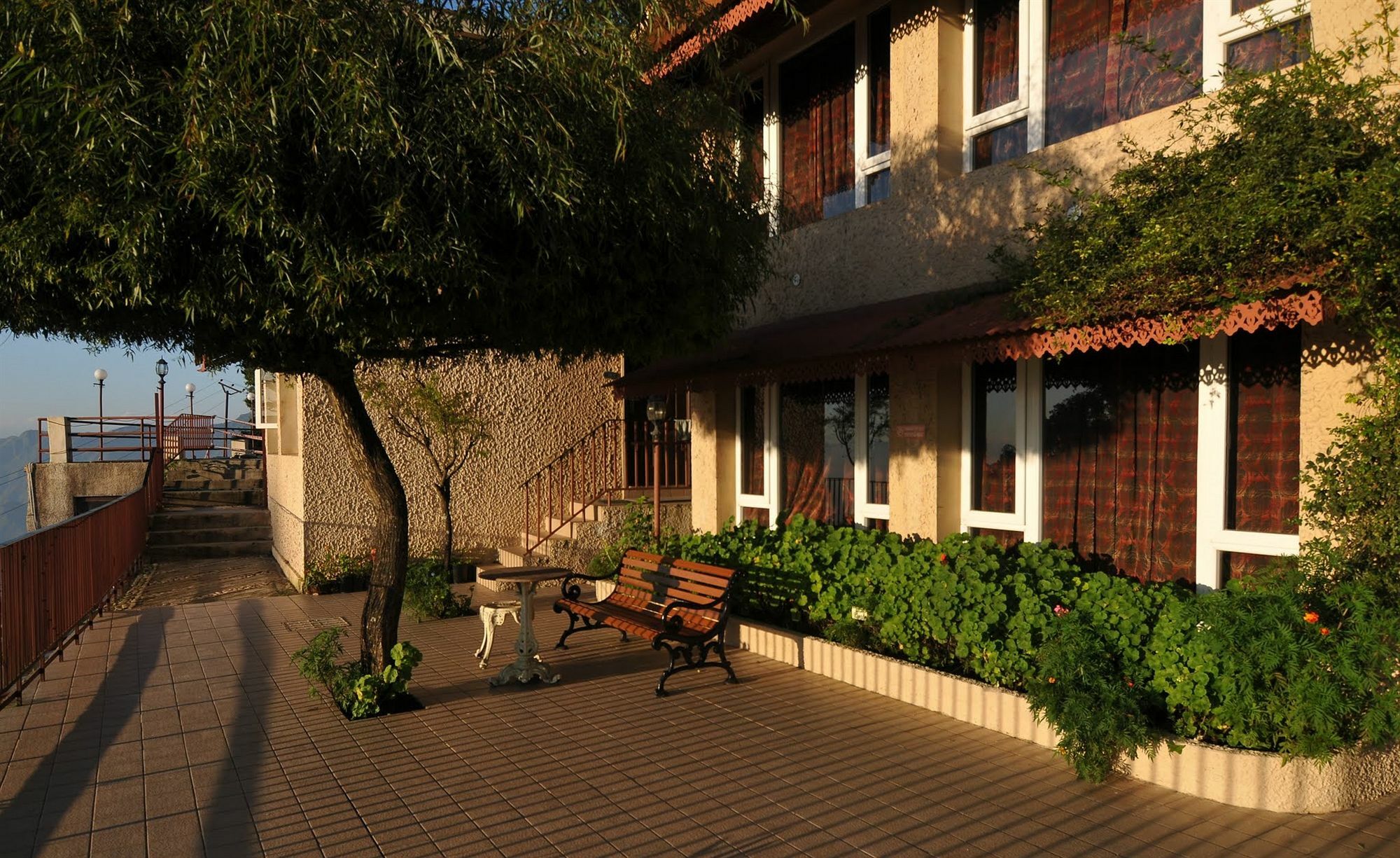 Отель Club Mahindra Массури Экстерьер фото
